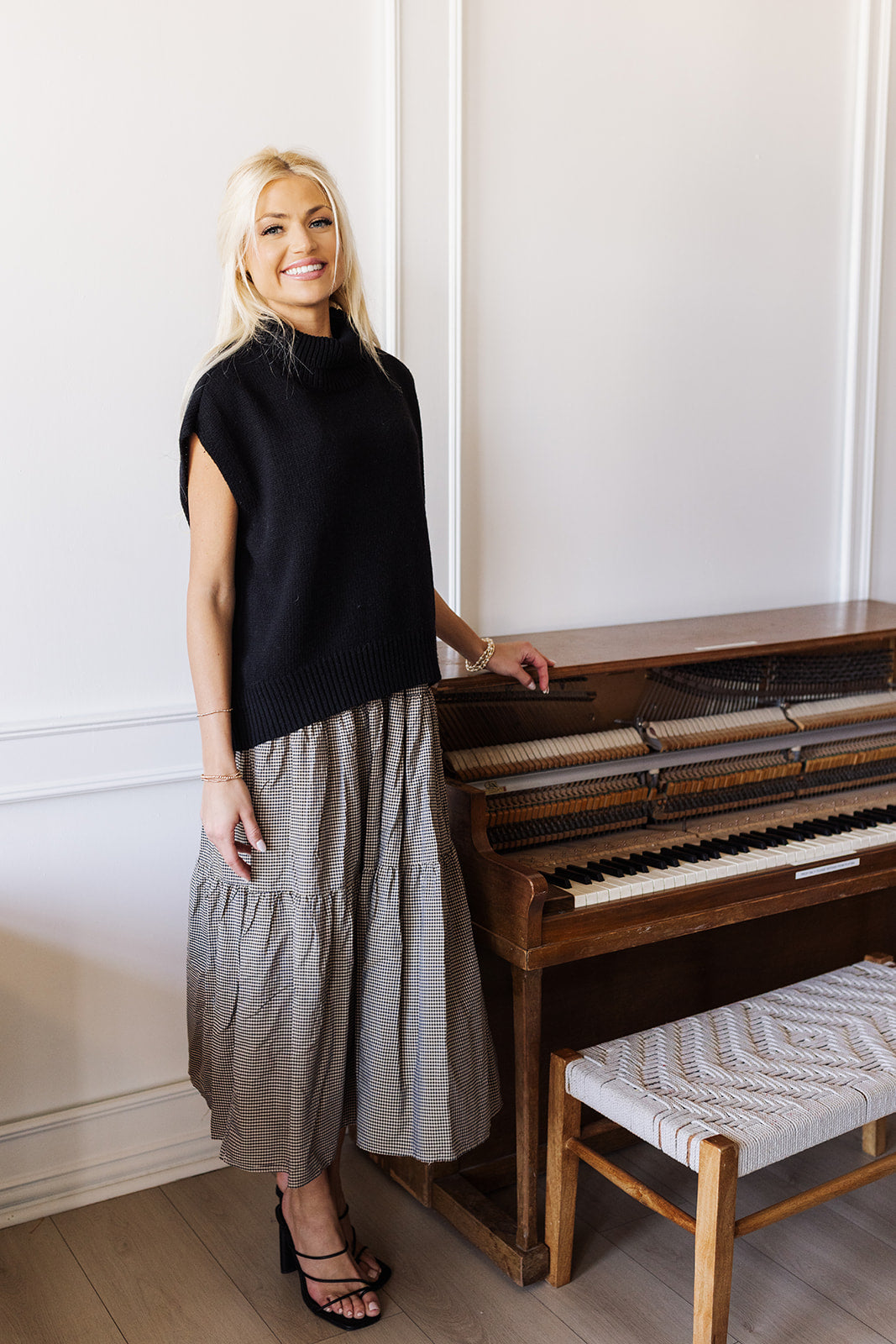 Lights Of London Sweater - Black - Image 4