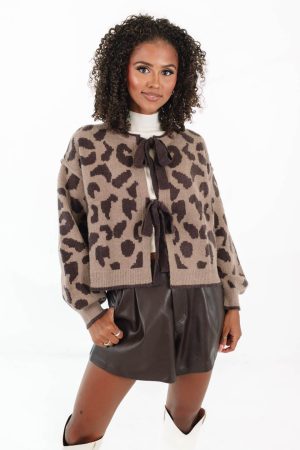 Closed Off Sweater - Brown